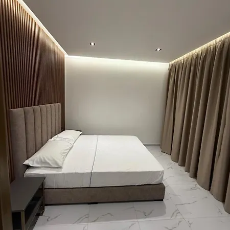 Royal Luxury Ξενοδοχείο με διαμερίσματα Αλέσιον